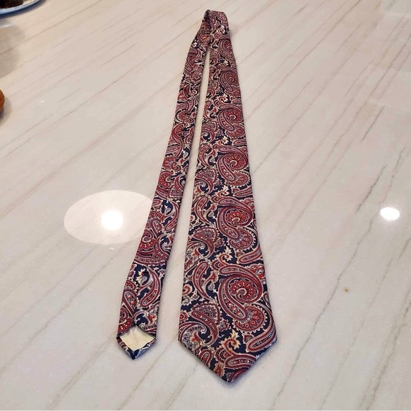 LIBERTY OF LONDON 100% SILK PAISLEY TIE NAVY 3.25” - Picture 3 of 4